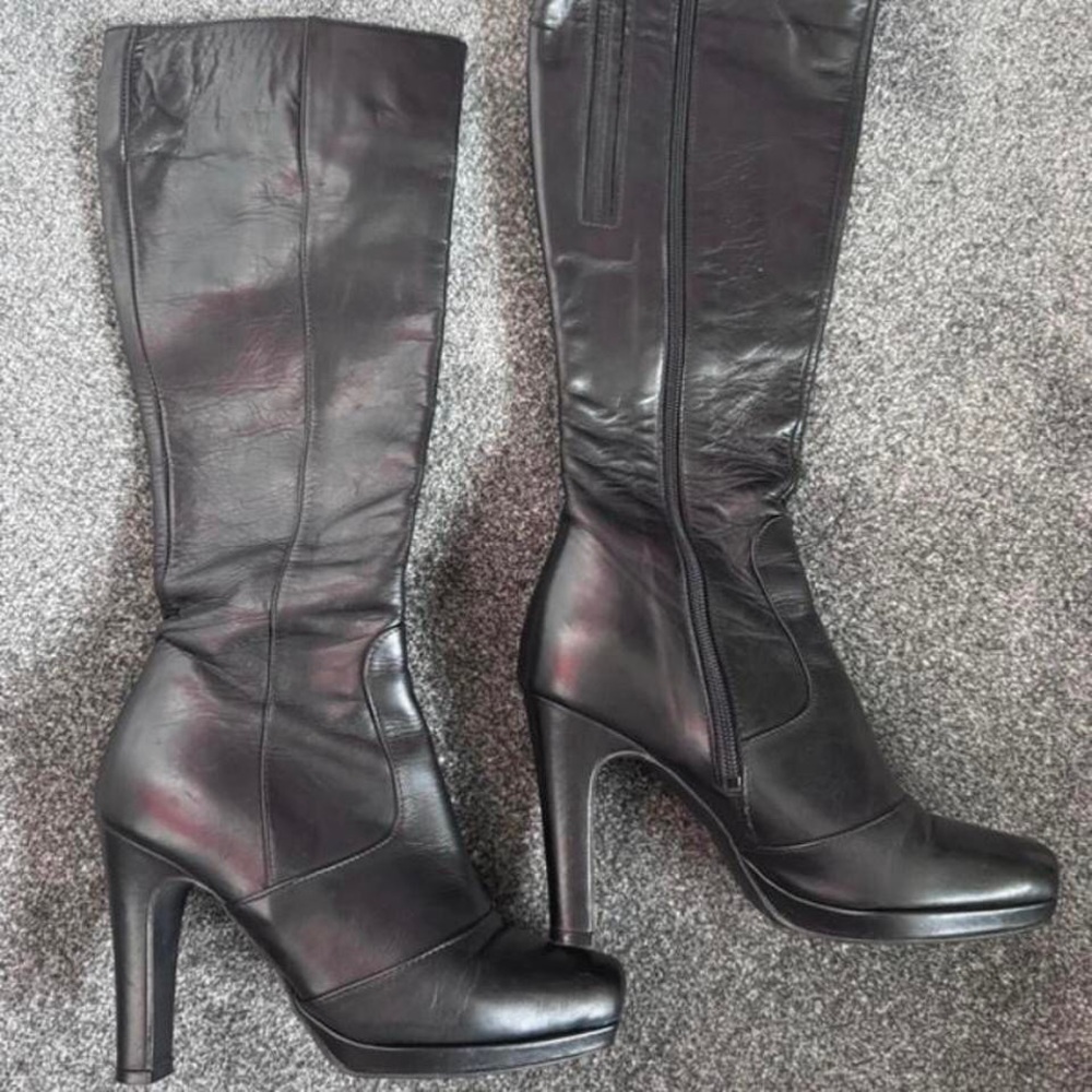 Duo Black Leather Knee-High Boots, Size 5